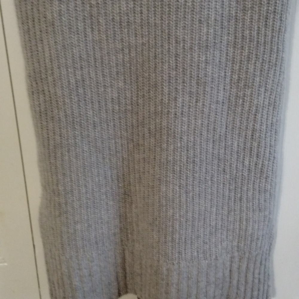 Sak's Fifth avenue 100 cashmere grey great Prepy size Medium - Picture 8 of 9